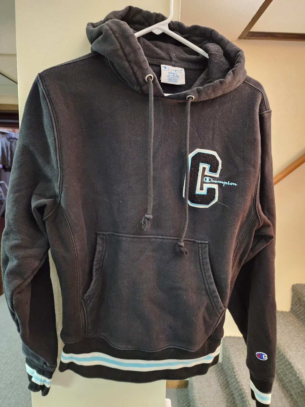 Champion Men's Black Pullover Reverse Stitch Hoodie with Contrast Trim
